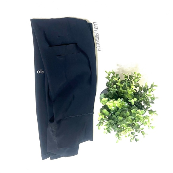 Alo Yoga Ripped Leggings Black Size XXS - Picture 5 of 5